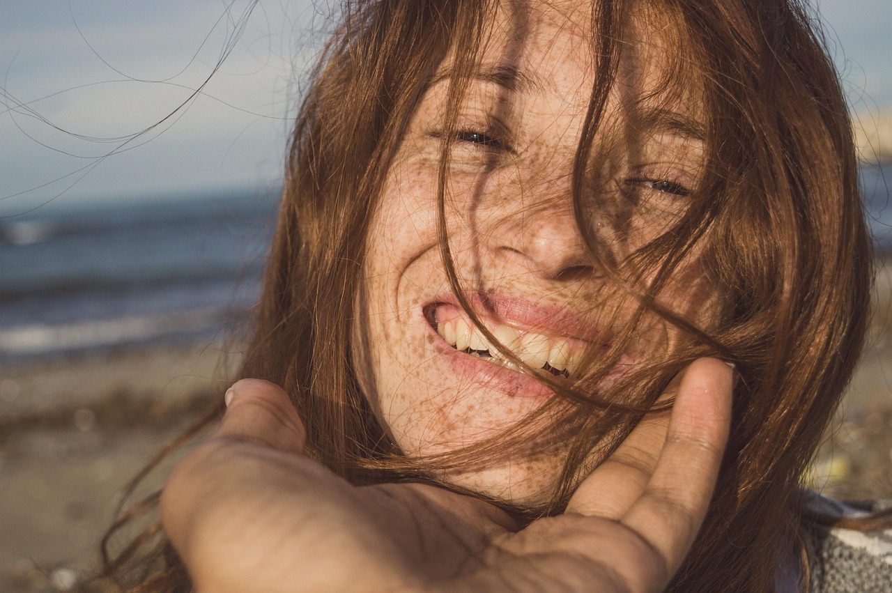 entdecken sie alles über sommersprossen – von ursachen bis zu pflege- und stylingtipps für einen natürlichen look.